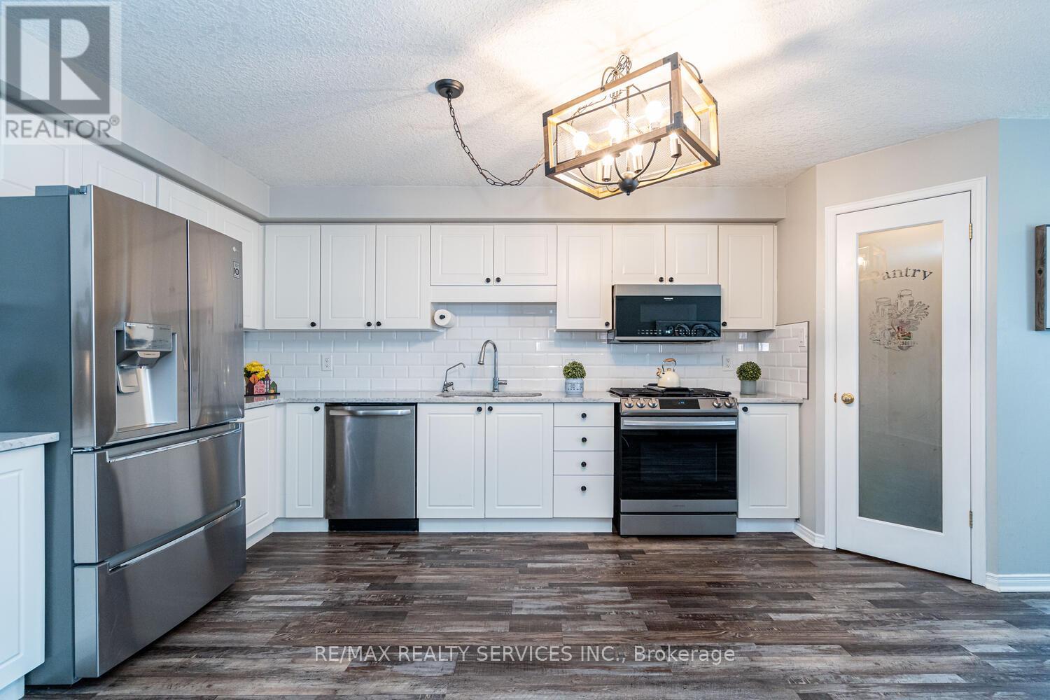 73 MONTGOMERY BOULEVARD, Orangeville, Ontario