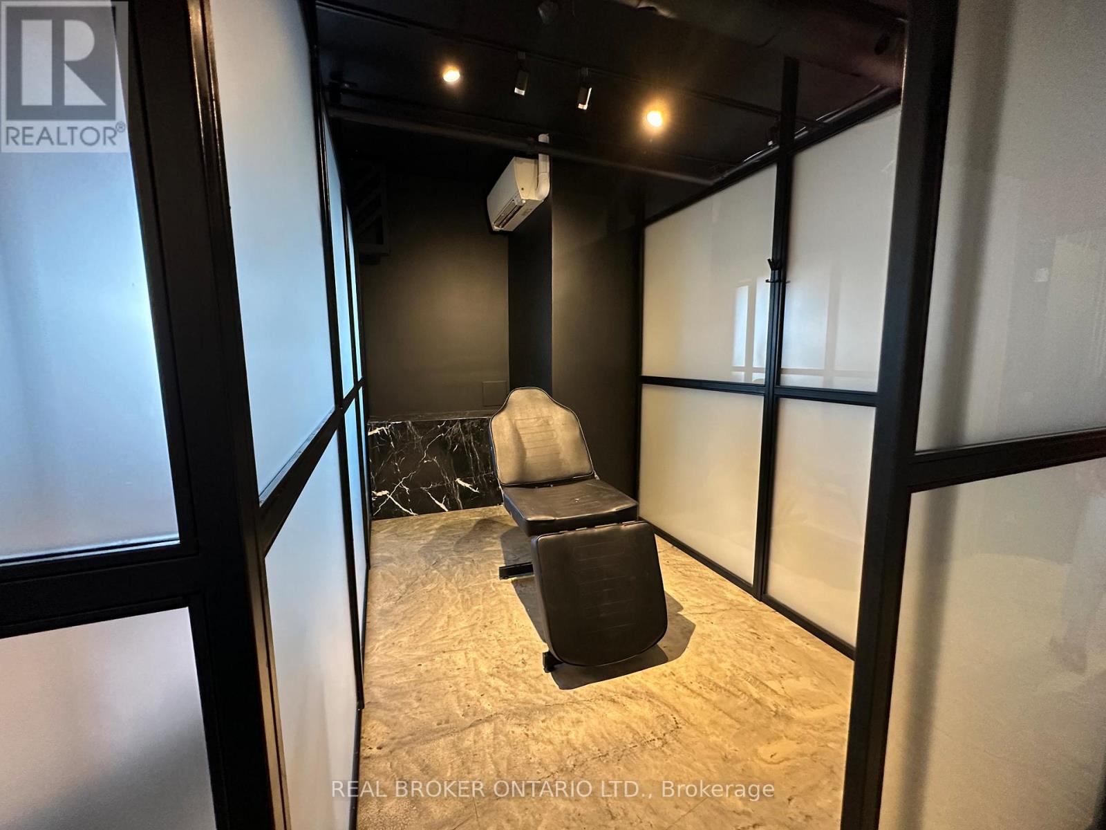 101 - 3 - 2847 Lake Shore Boulevard W, Toronto, Ontario  M8V 1H8 - Photo 6 - W12682584