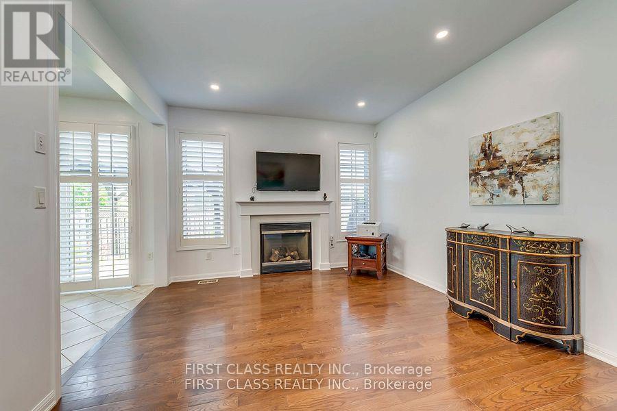 720 Savoline Boulevard, Milton, Ontario  L9T 0X4 - Photo 13 - W12698634