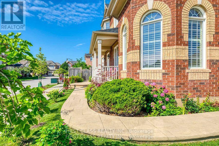 720 Savoline Boulevard, Milton, Ontario  L9T 0X4 - Photo 4 - W12698634