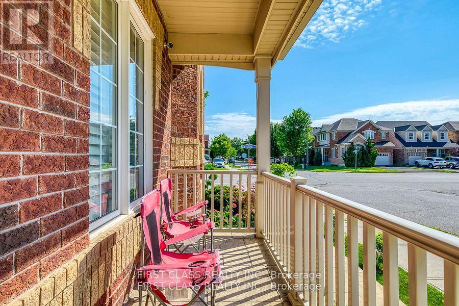 720 Savoline Boulevard, Milton, Ontario  L9T 0X4 - Photo 7 - W12698634