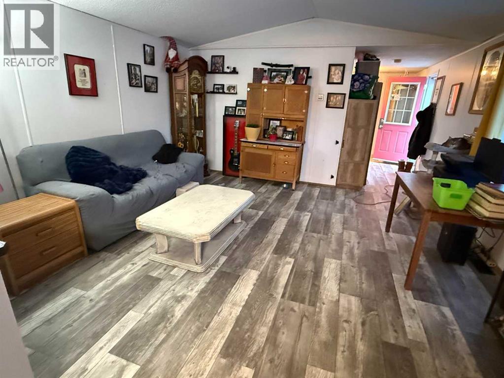 10 Auttreaux Drive, Whitecourt, Alberta  T7S 1C8 - Photo 10 - A2278990