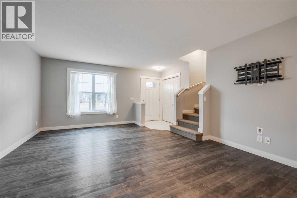 534 Mckenzie Towne Drive Se, Calgary, Alberta  T2Z 1C7 - Photo 4 - A2269884