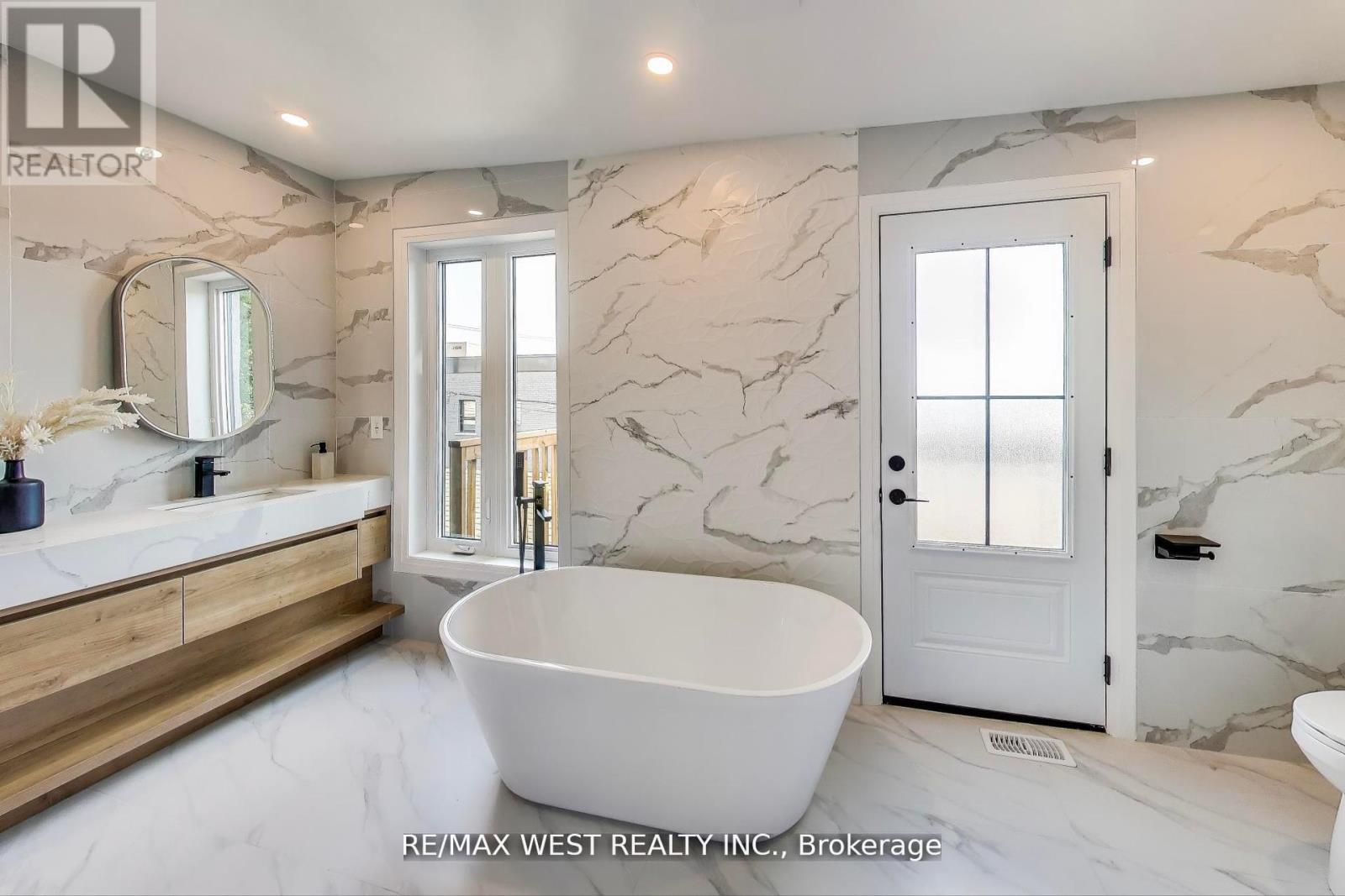 21 Rolyat Street, Toronto, Ontario  M6J 1S5 - Photo 16 - C12701538