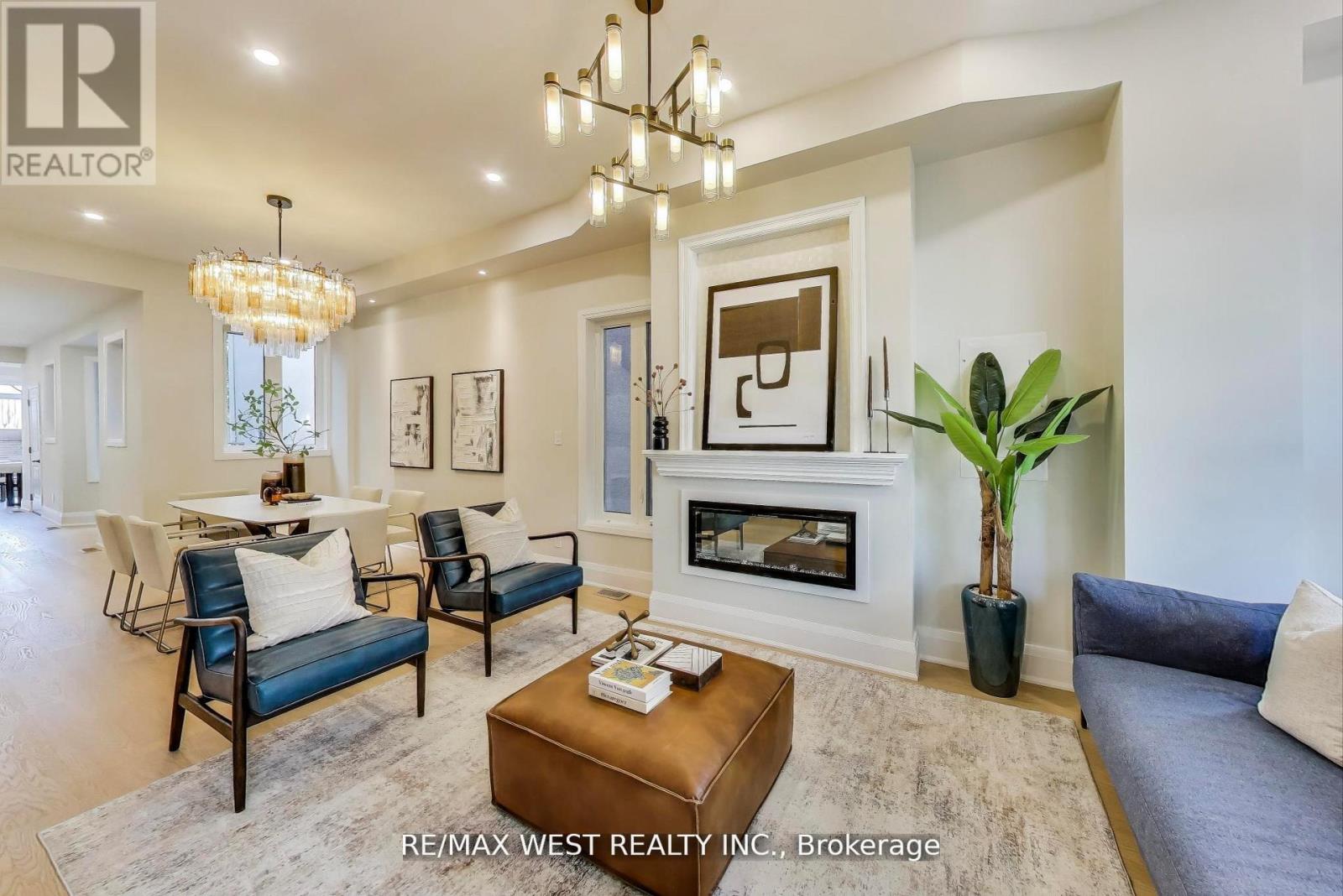 21 Rolyat Street, Toronto, Ontario  M6J 1S5 - Photo 3 - C12701538