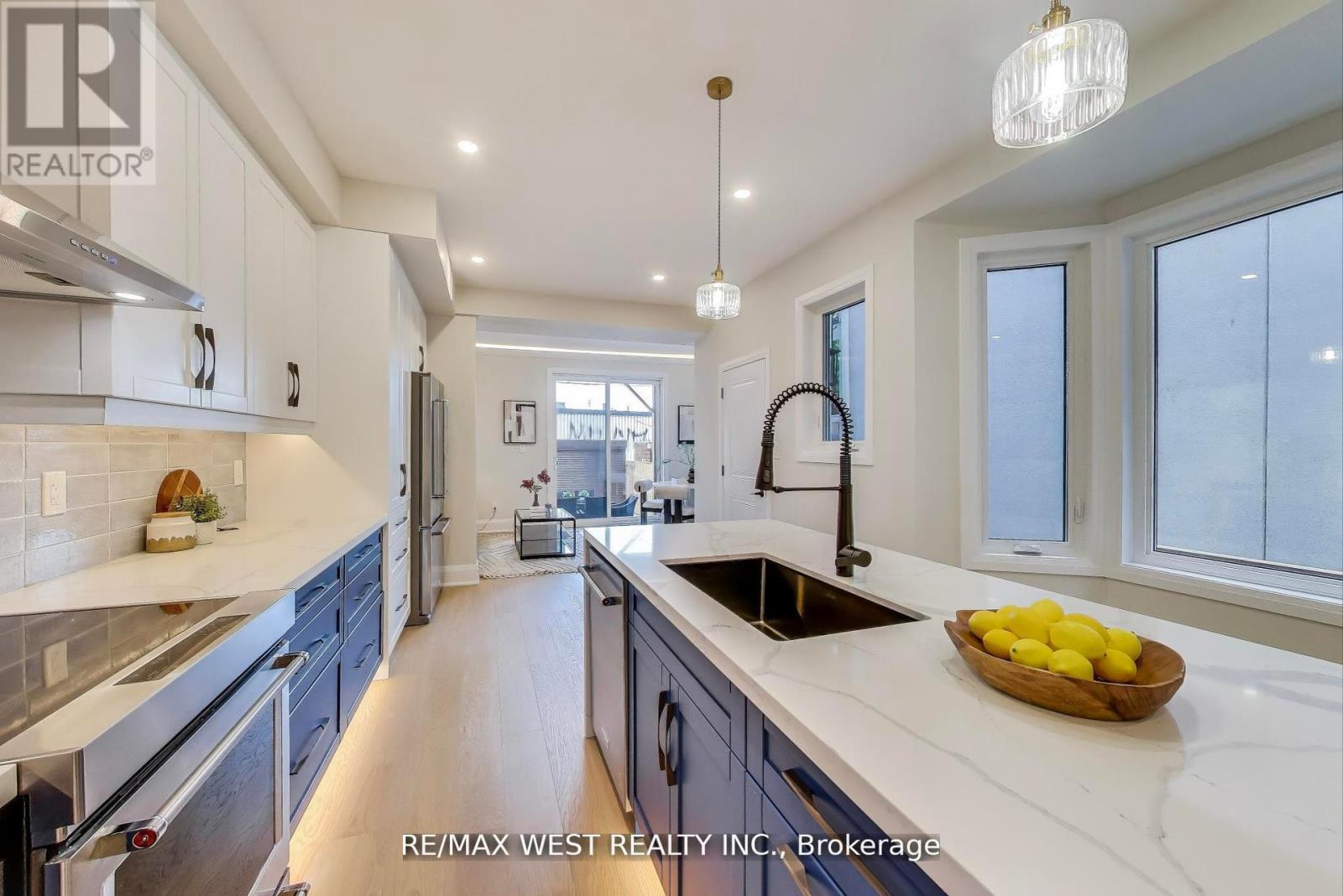 21 Rolyat Street, Toronto, Ontario  M6J 1S5 - Photo 6 - C12701538