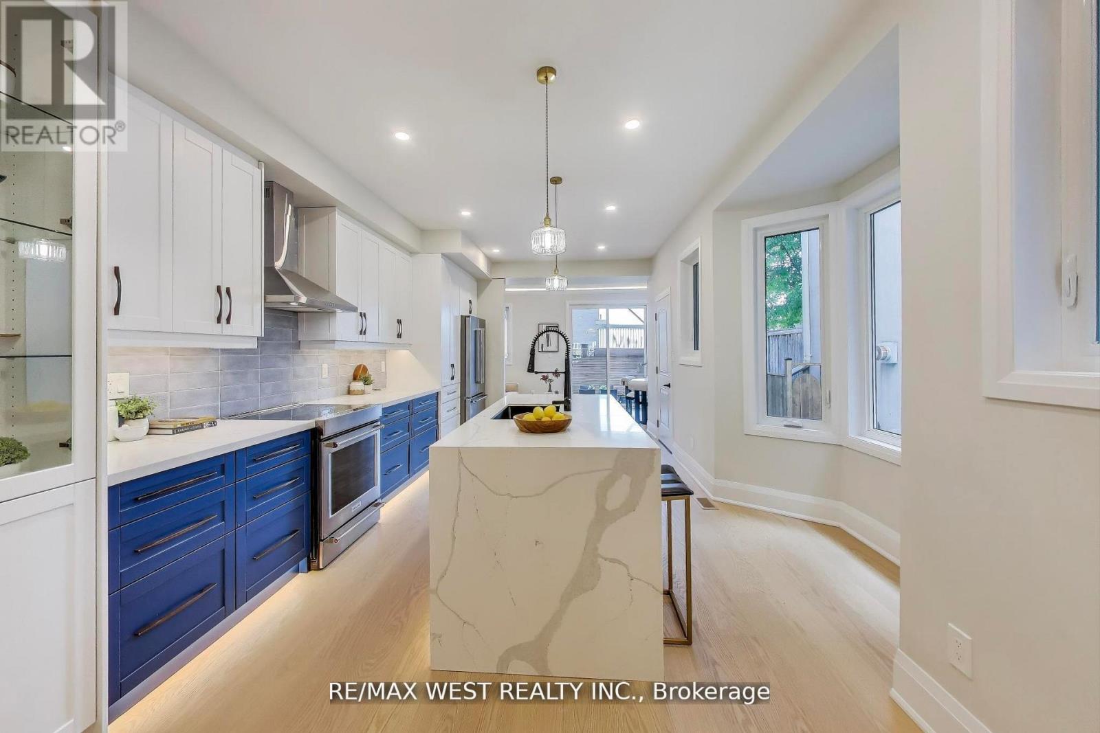 21 Rolyat Street, Toronto, Ontario  M6J 1S5 - Photo 7 - C12701538