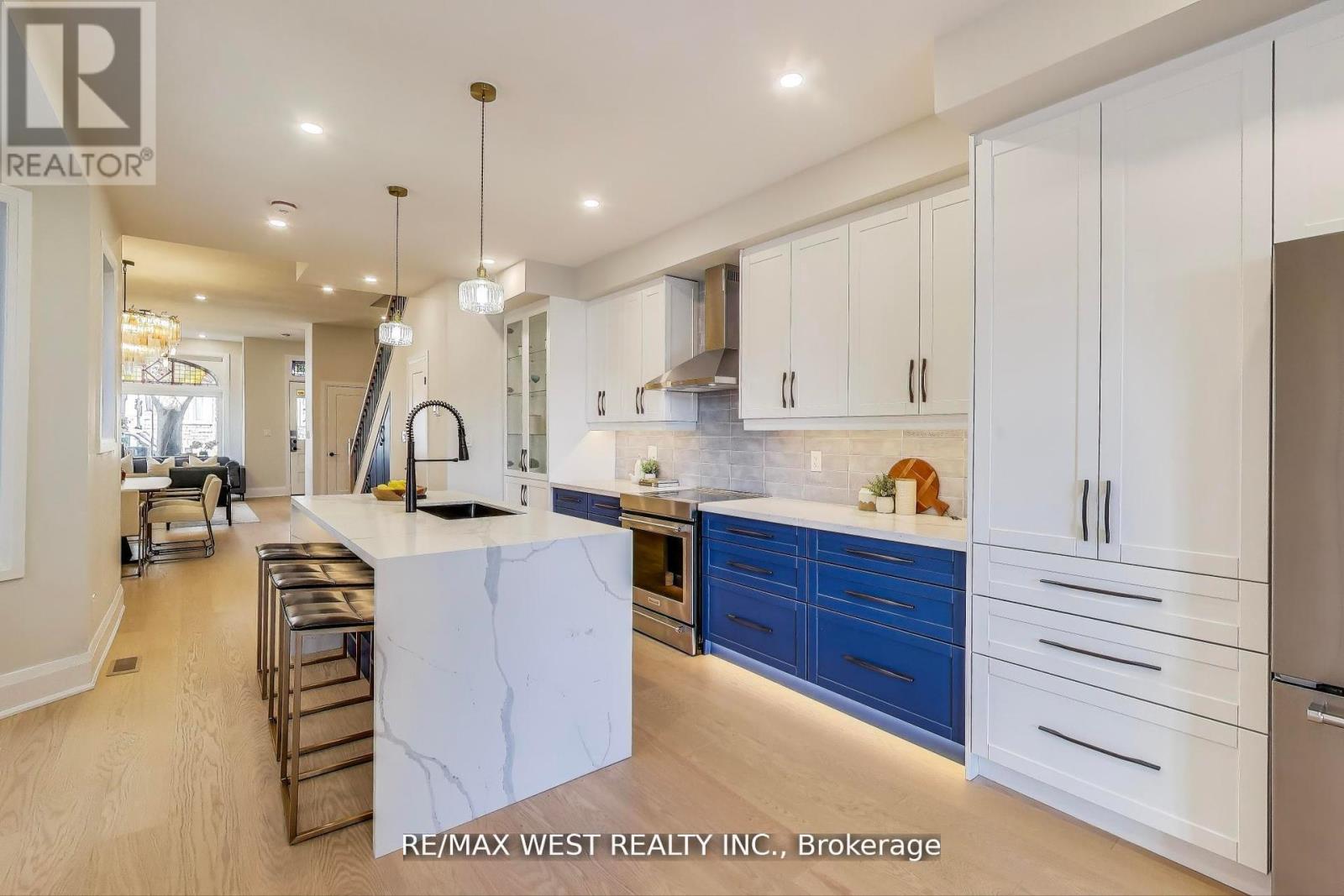 21 Rolyat Street, Toronto, Ontario  M6J 1S5 - Photo 8 - C12701538