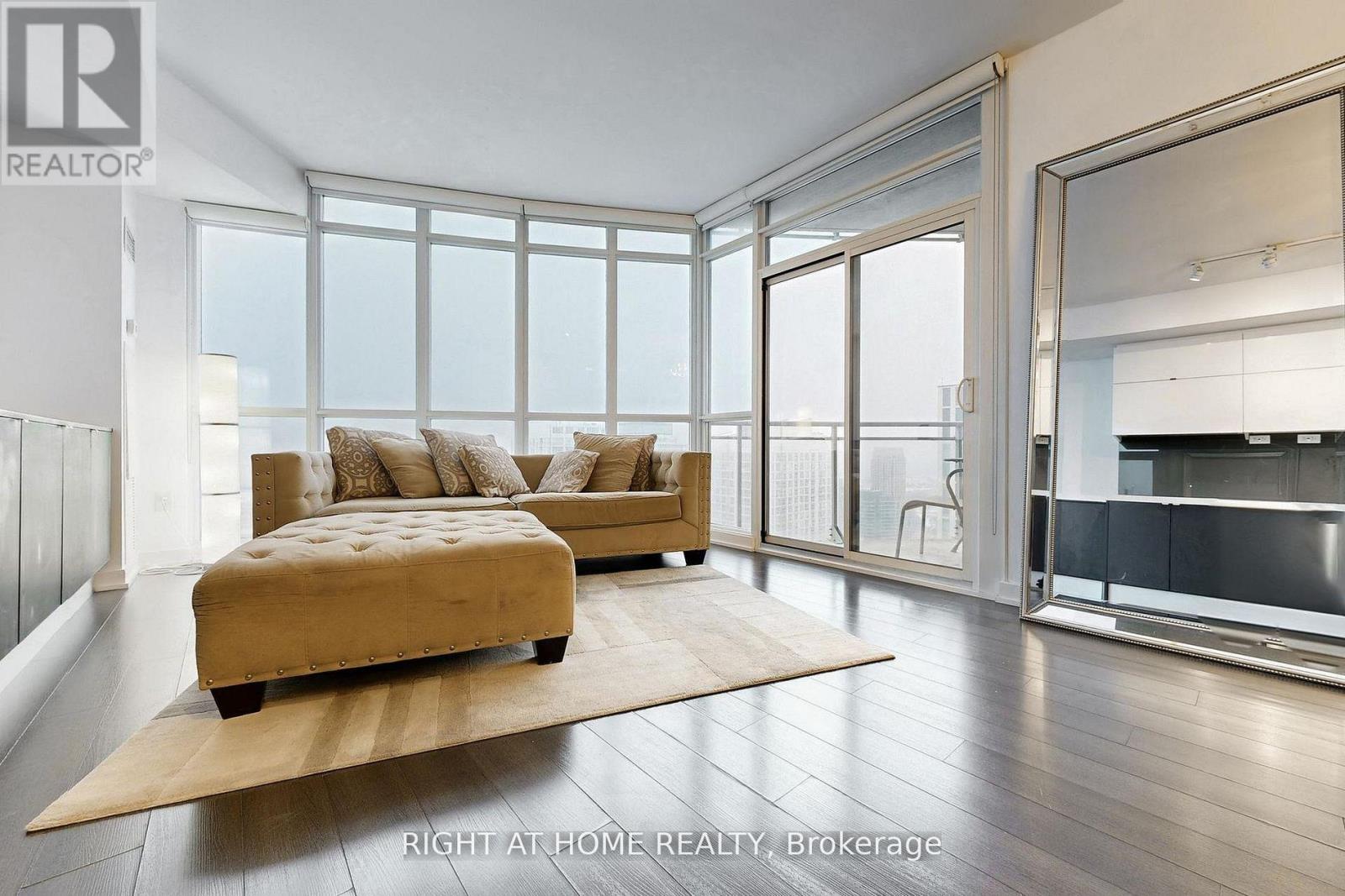 4309 - 21 Iceboat Terrace, Toronto, Ontario  M5V 4A9 - Photo 14 - C12701540