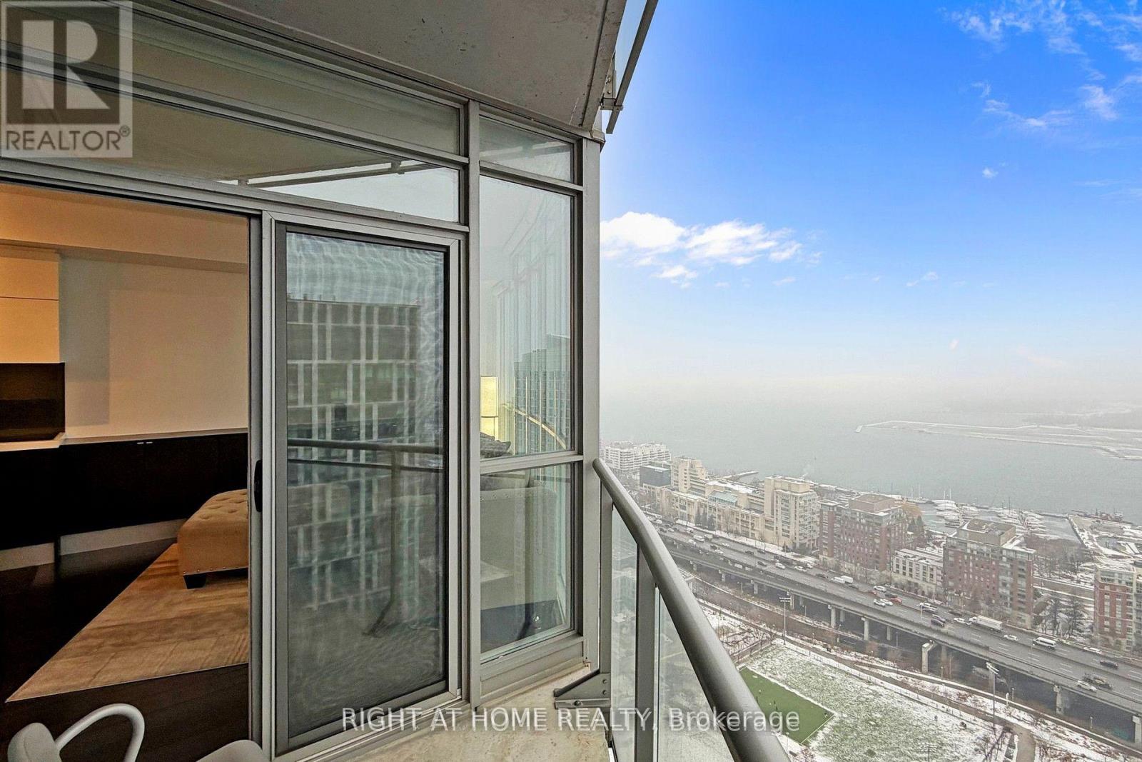 4309 - 21 Iceboat Terrace, Toronto, Ontario  M5V 4A9 - Photo 16 - C12701540