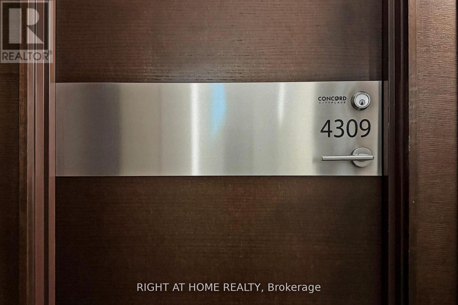 4309 - 21 Iceboat Terrace, Toronto, Ontario  M5V 4A9 - Photo 9 - C12701540