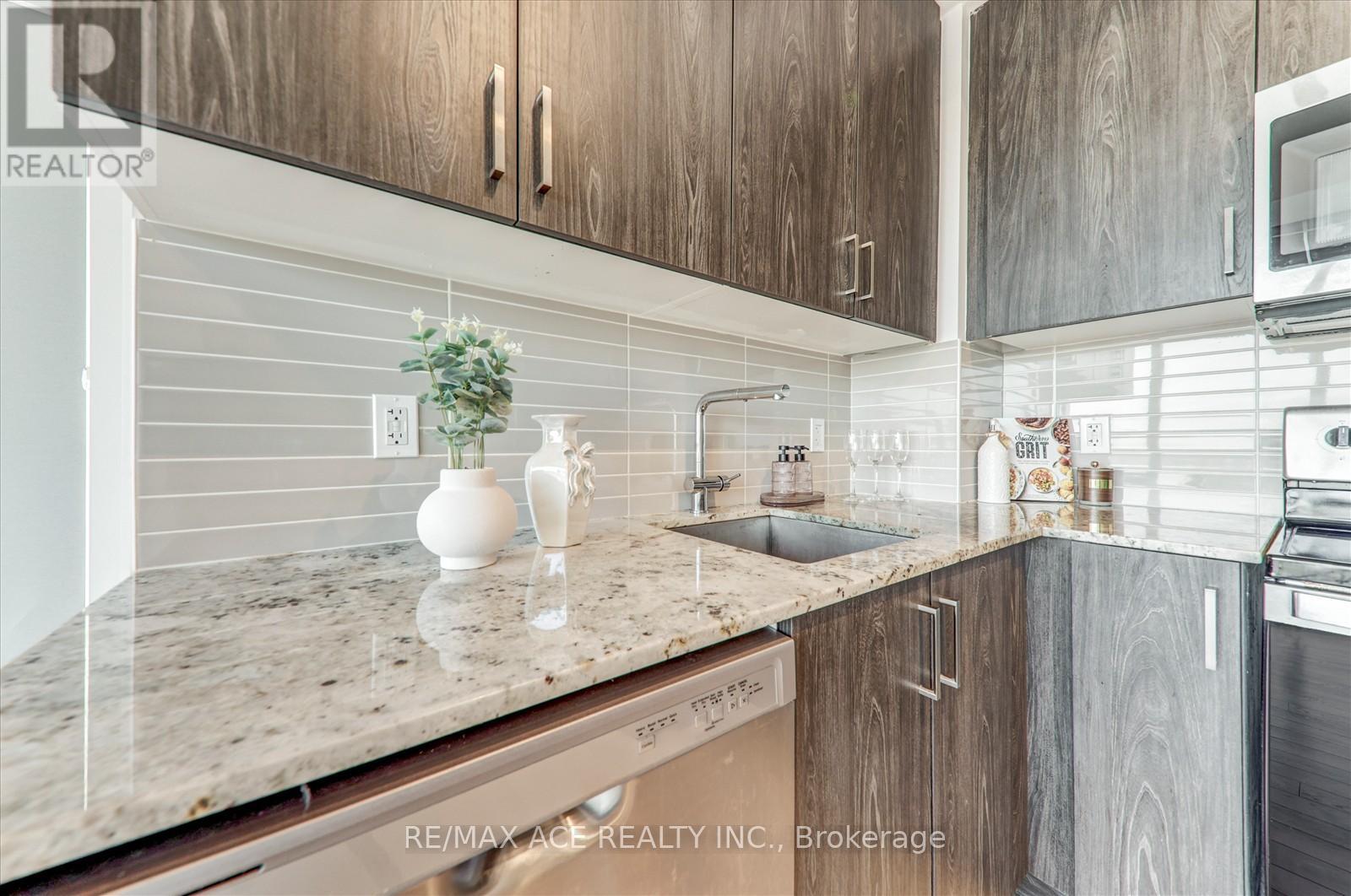 2606 - 20 Meadowglen Place, Toronto, Ontario  M1G 0A9 - Photo 19 - E12701520