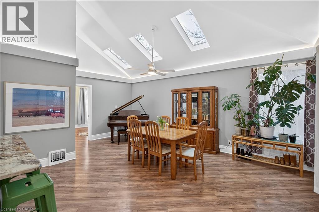 486 East 38th Street, Hamilton, Ontario  L8V 4G8 - Photo 7 - 40798916