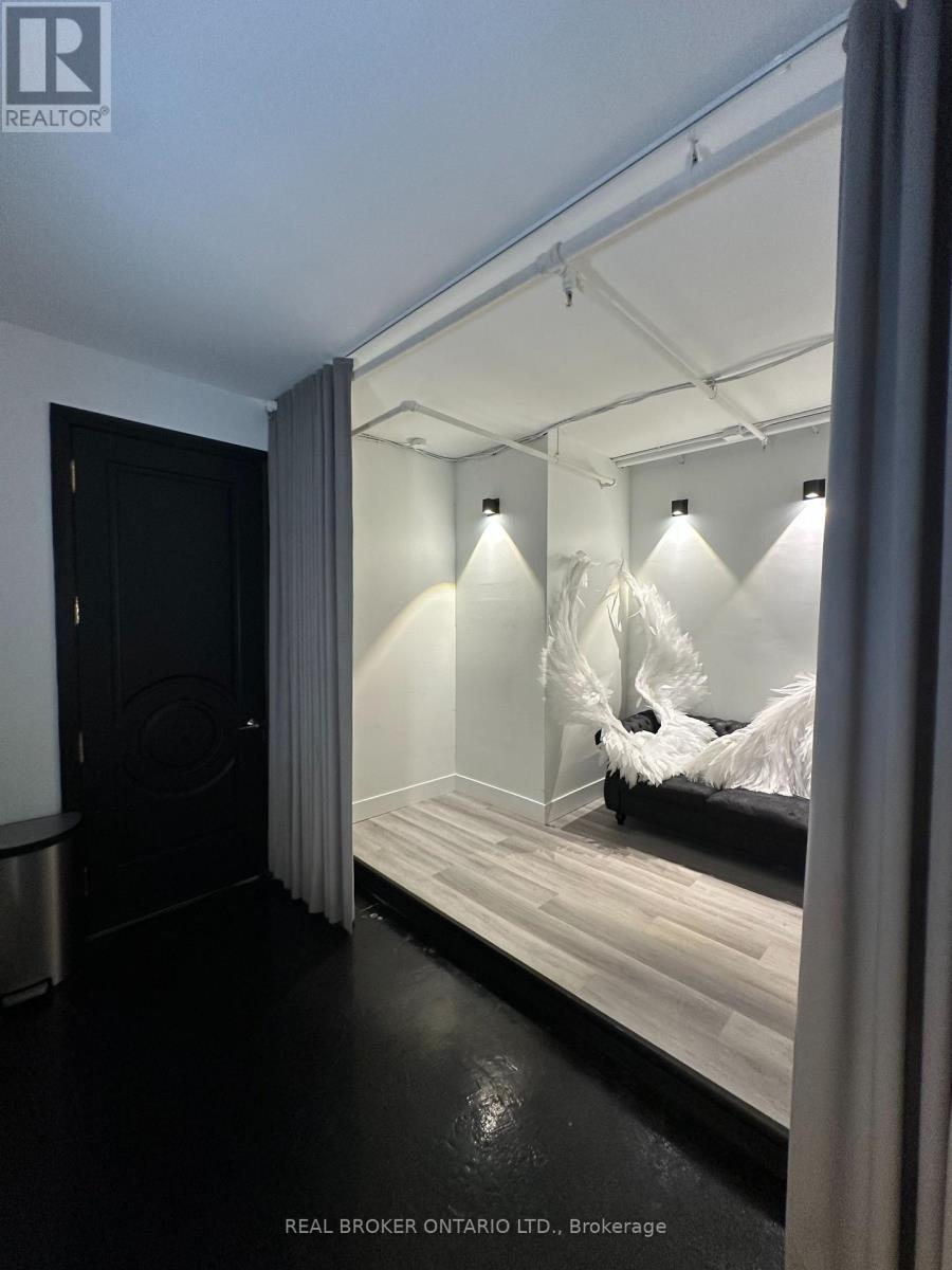 101 - 7 - 2847 Lake Shore Boulevard W, Toronto, Ontario  M8V 1H8 - Photo 4 - W12682586