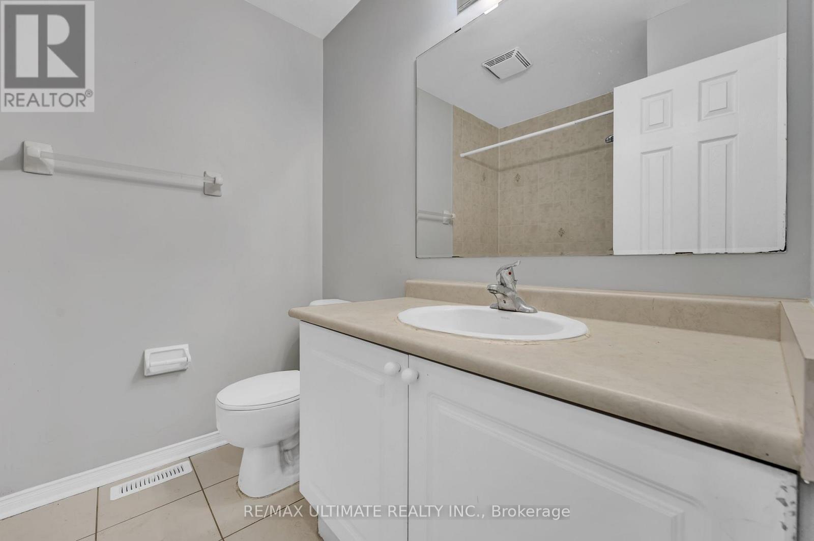 73 Bernard Avenue, Brampton, Ontario  L6Y 5S4 - Photo 4 - W12701532