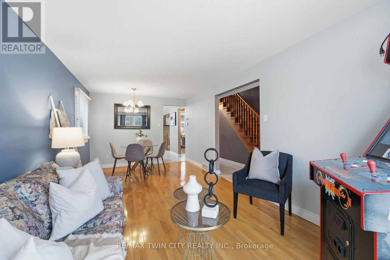 68 Fairlake Drive, Cambridge, Ontario  N1S 4Z3 - Photo 9 - X12701528