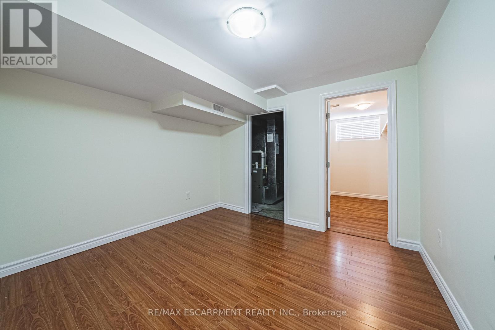 131 Welbourn Drive, Hamilton, Ontario  L9A 3N5 - Photo 32 - X12701546