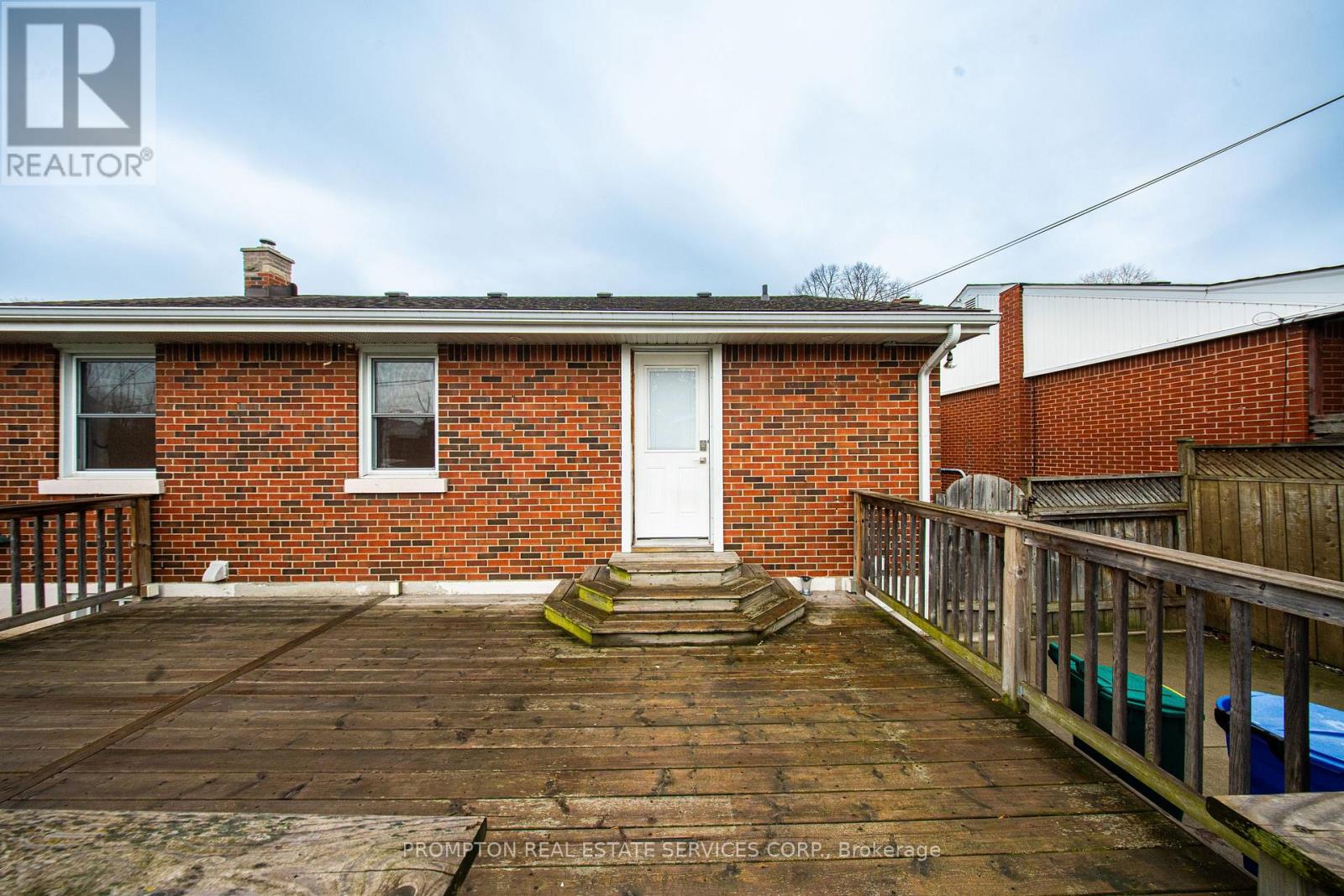 16 Fernwood Crescent, Hamilton, Ontario  L8T 3L1 - Photo 21 - X12701550