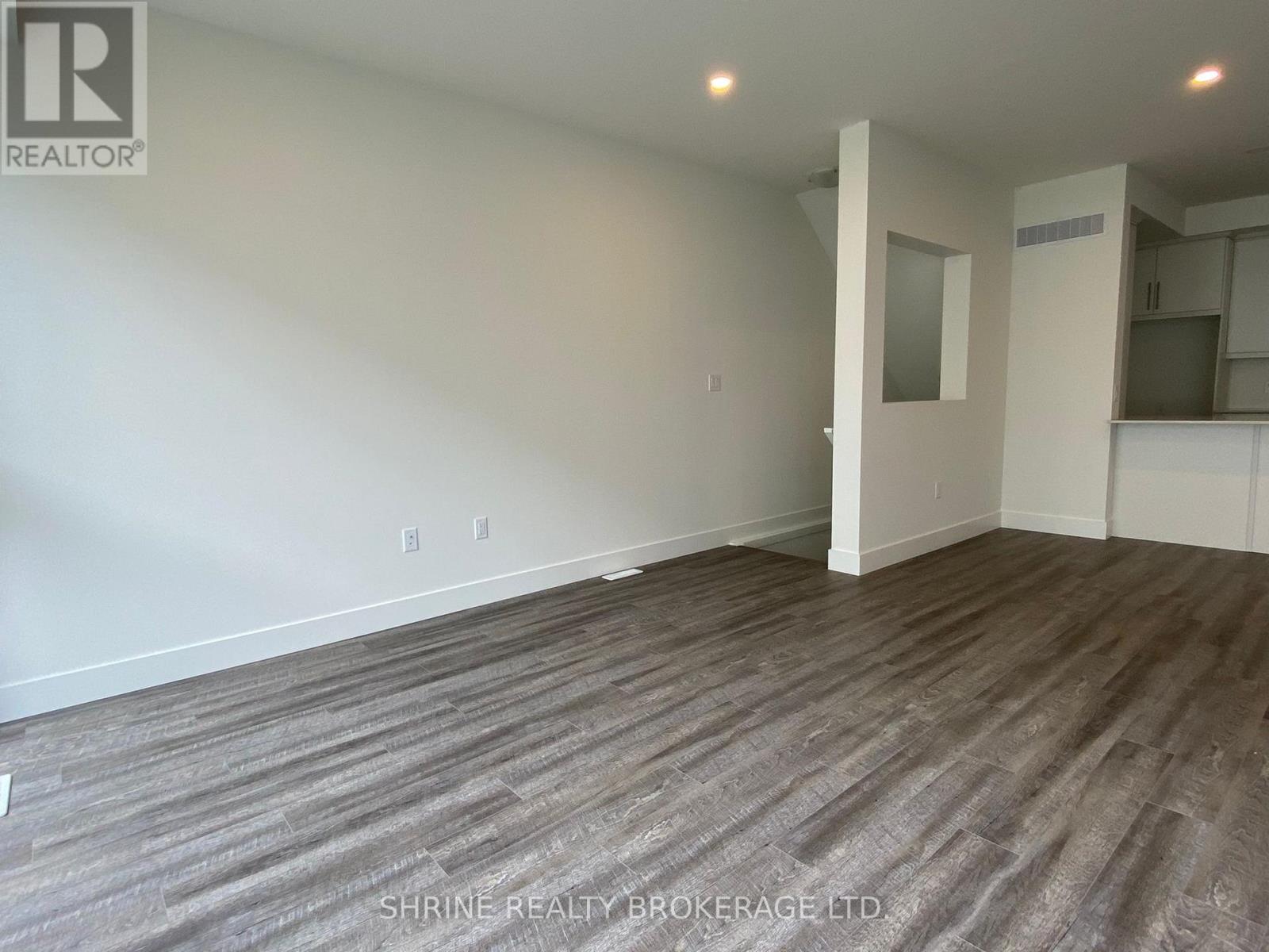 29 - 234 Edgevalley Road, London East, Ontario  N5V 5J3 - Photo 2 - X12701576