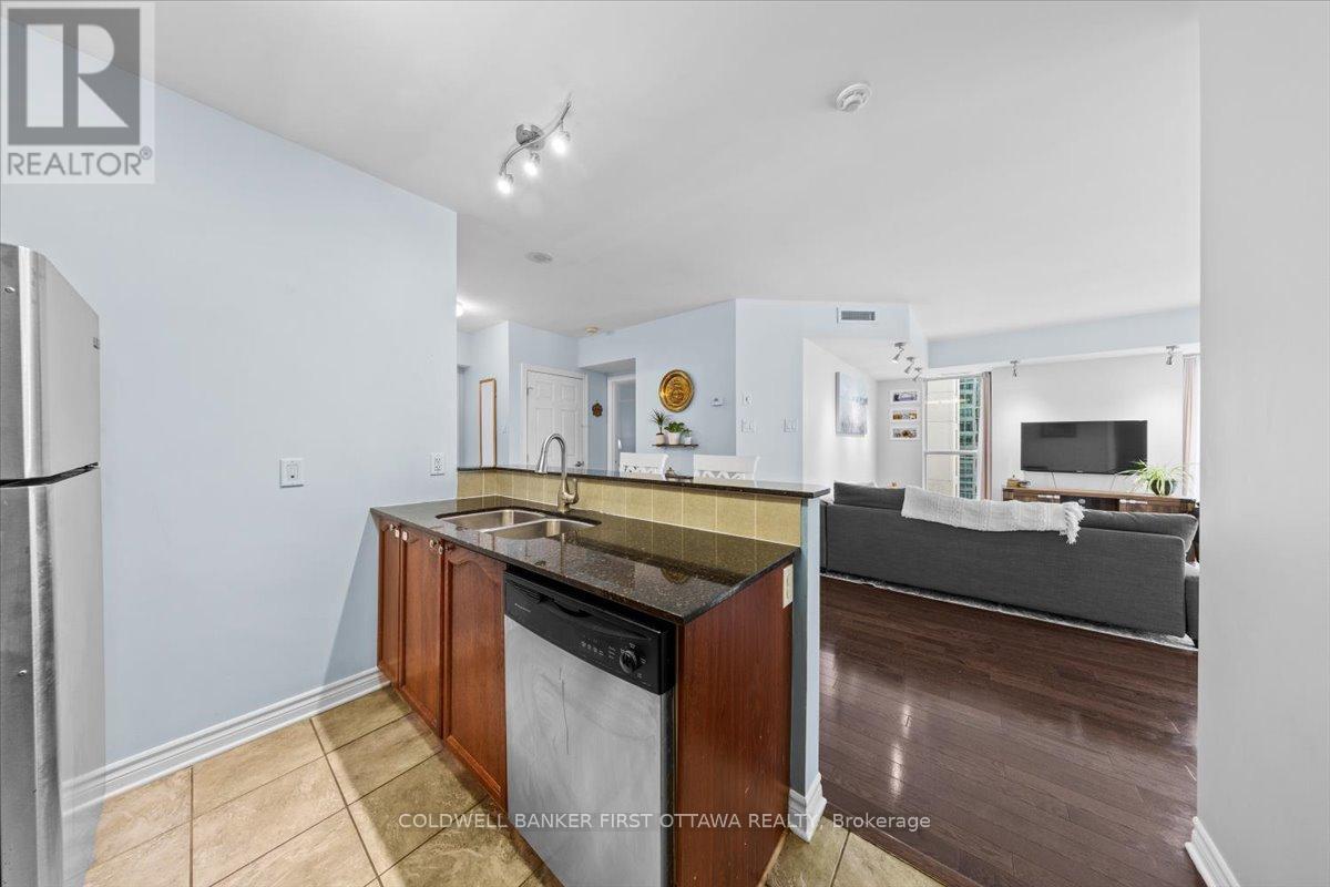 1401 - 445 Laurier Avenue W, Ottawa, Ontario  K1R 0A2 - Photo 14 - X12701622