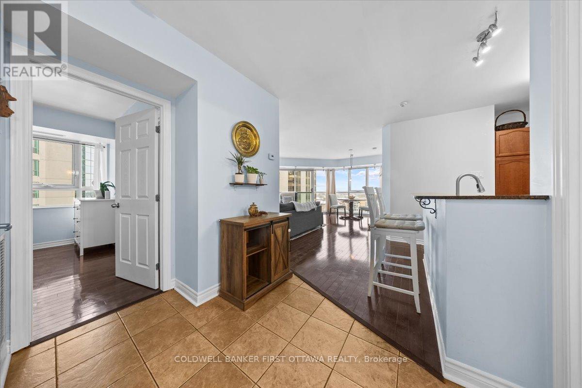 1401 - 445 Laurier Avenue W, Ottawa, Ontario  K1R 0A2 - Photo 4 - X12701622