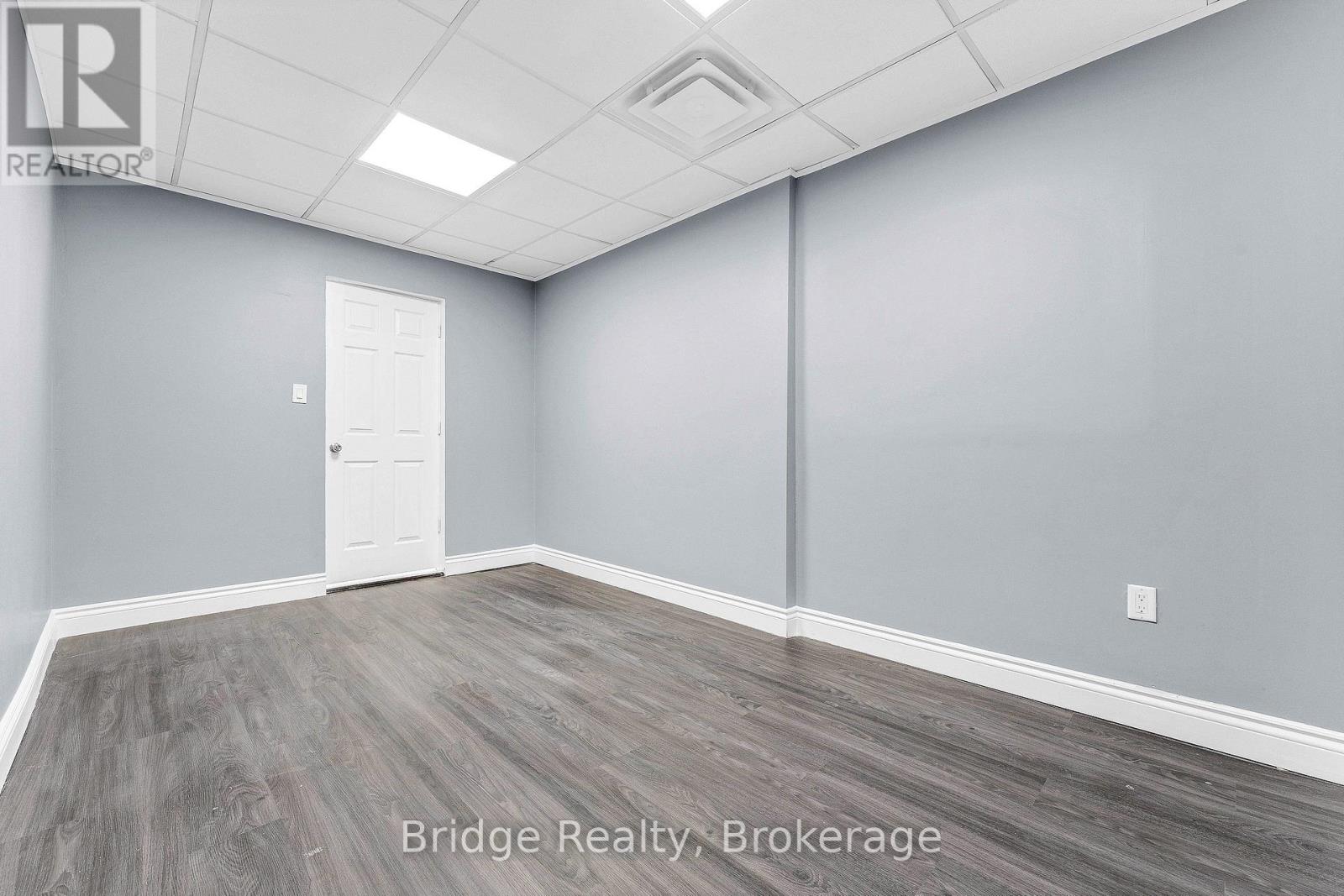 290 Dundas Street, Woodstock, Ontario  N4S 1B2 - Photo 18 - X12701568