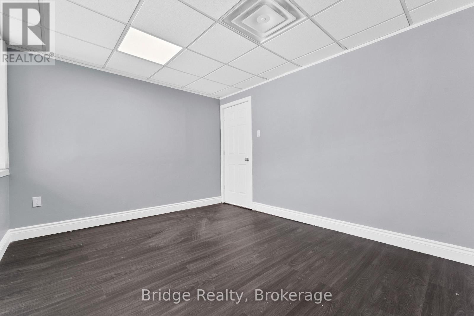 290 Dundas Street, Woodstock, Ontario  N4S 1B2 - Photo 22 - X12701568