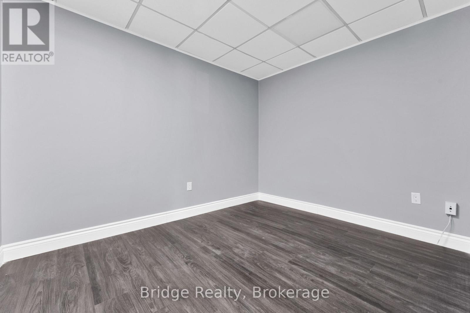 290 Dundas Street, Woodstock, Ontario  N4S 1B2 - Photo 23 - X12701568