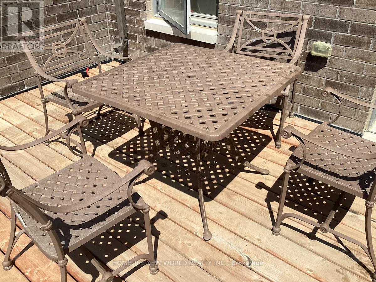 Room 1 - 72 Hooyo Terrace, Toronto, Ontario  M6A 0E2 - Photo 5 - C12470574