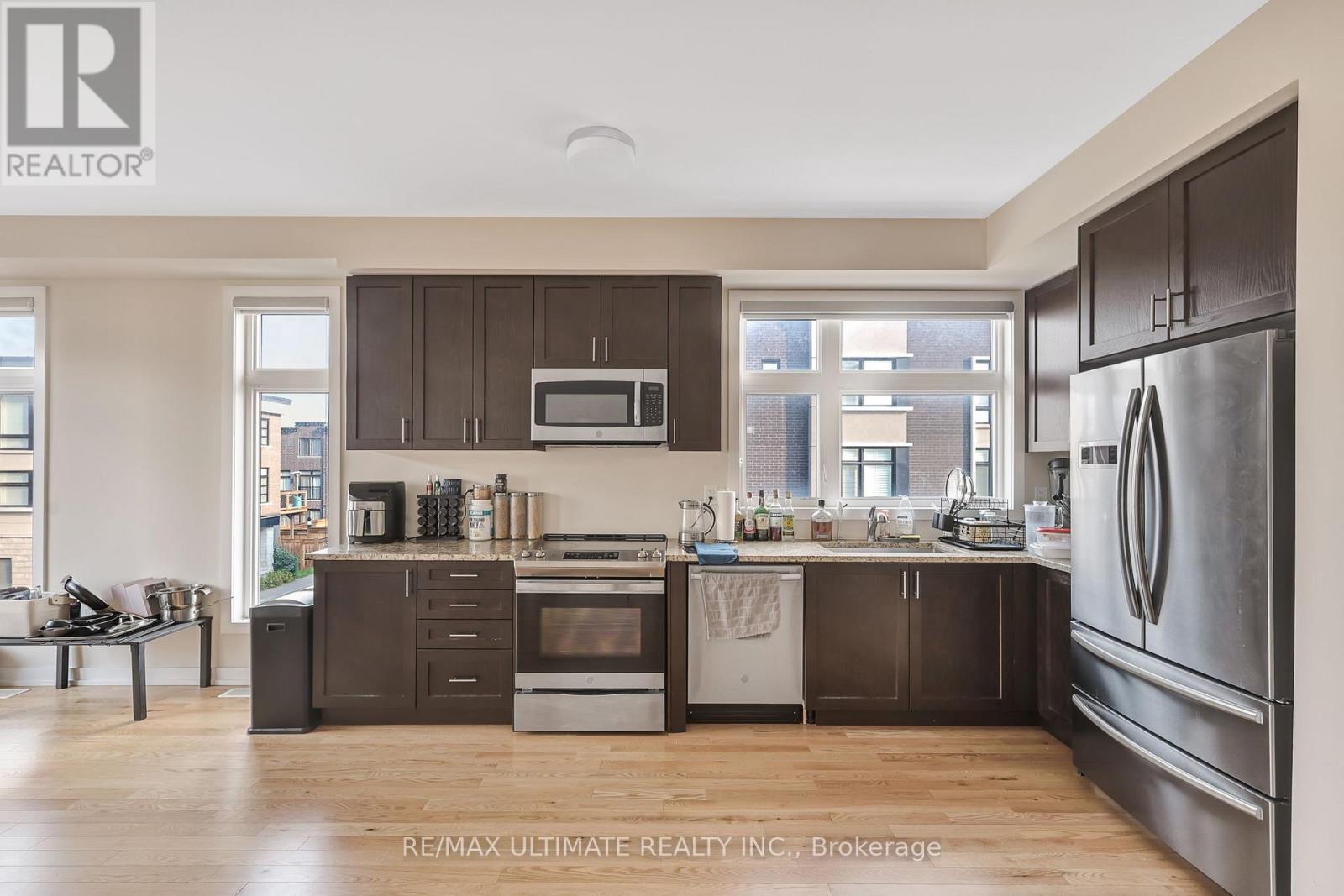 2632 Castlegate Crossing Drive, Pickering, Ontario  L1X 0H6 - Photo 5 - E12701574