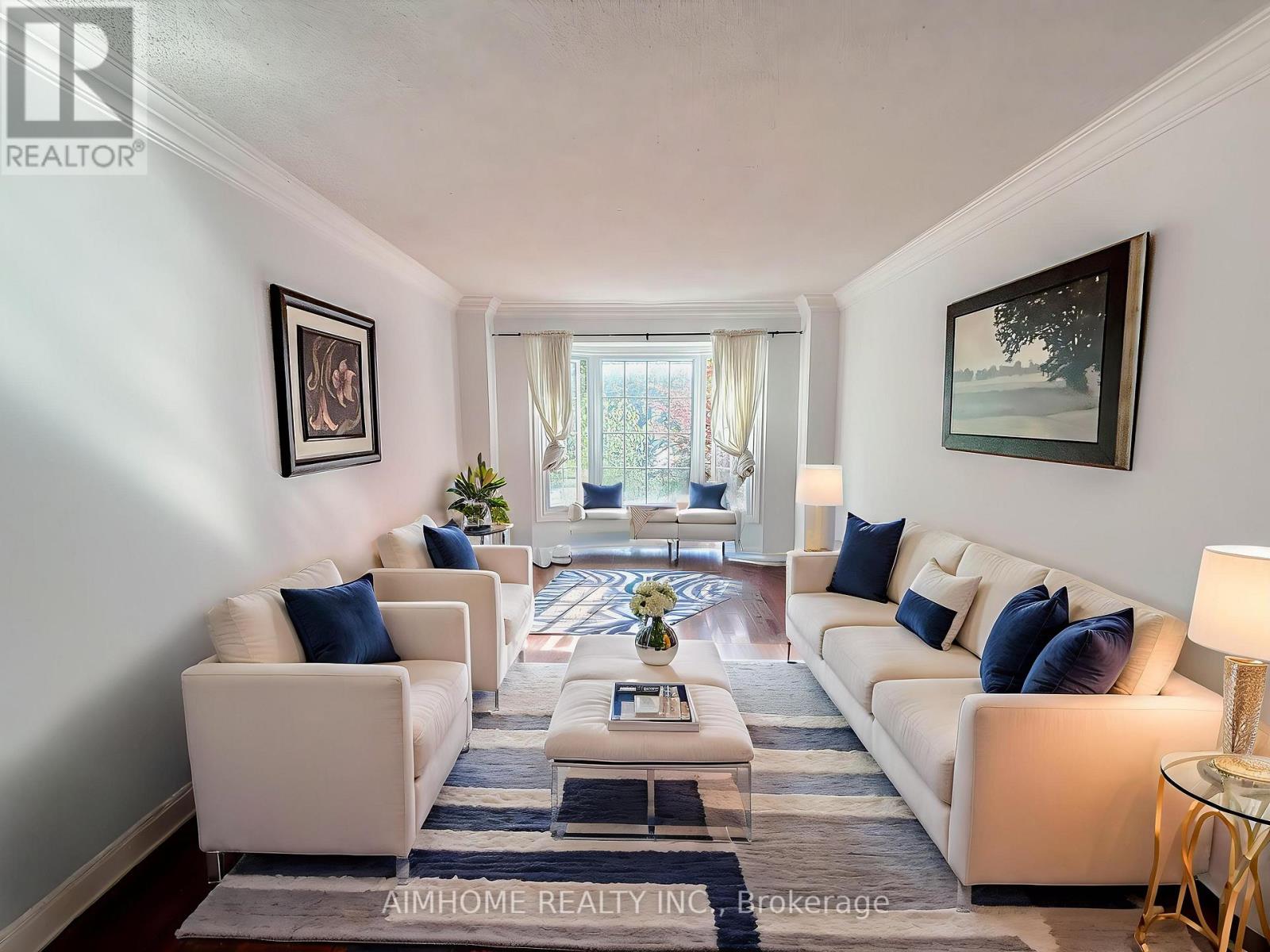 87 Ballard Crescent, Newmarket, Ontario  L3X 1S2 - Photo 2 - N12701606