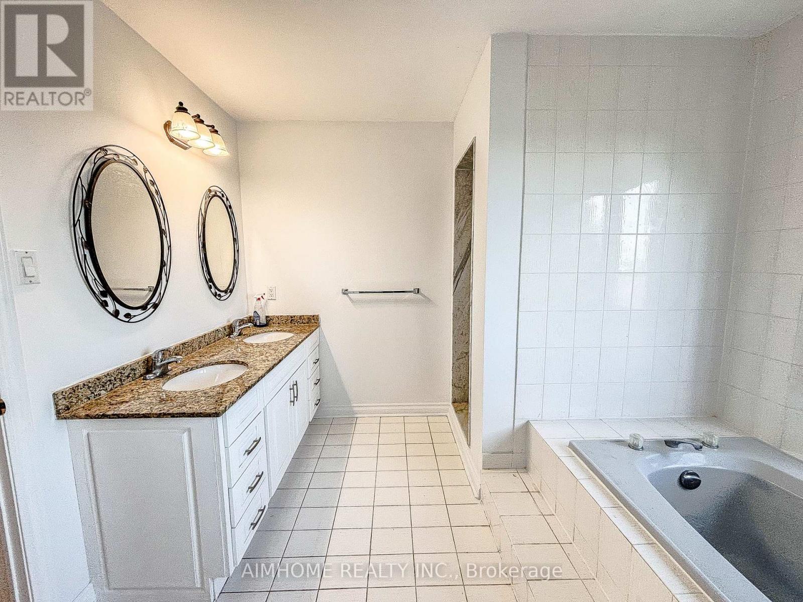 87 Ballard Crescent, Newmarket, Ontario  L3X 1S2 - Photo 22 - N12701606