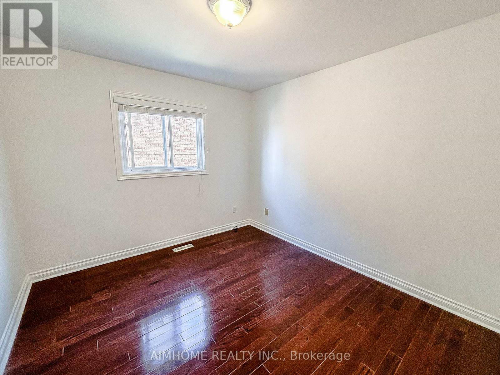 87 Ballard Crescent, Newmarket, Ontario  L3X 1S2 - Photo 6 - N12701606