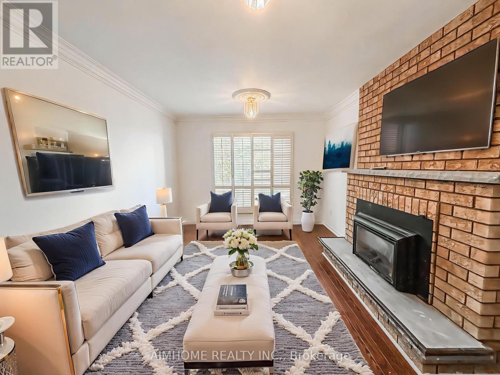 87 Ballard Crescent, Newmarket, Ontario  L3X 1S2 - Photo 7 - N12701606