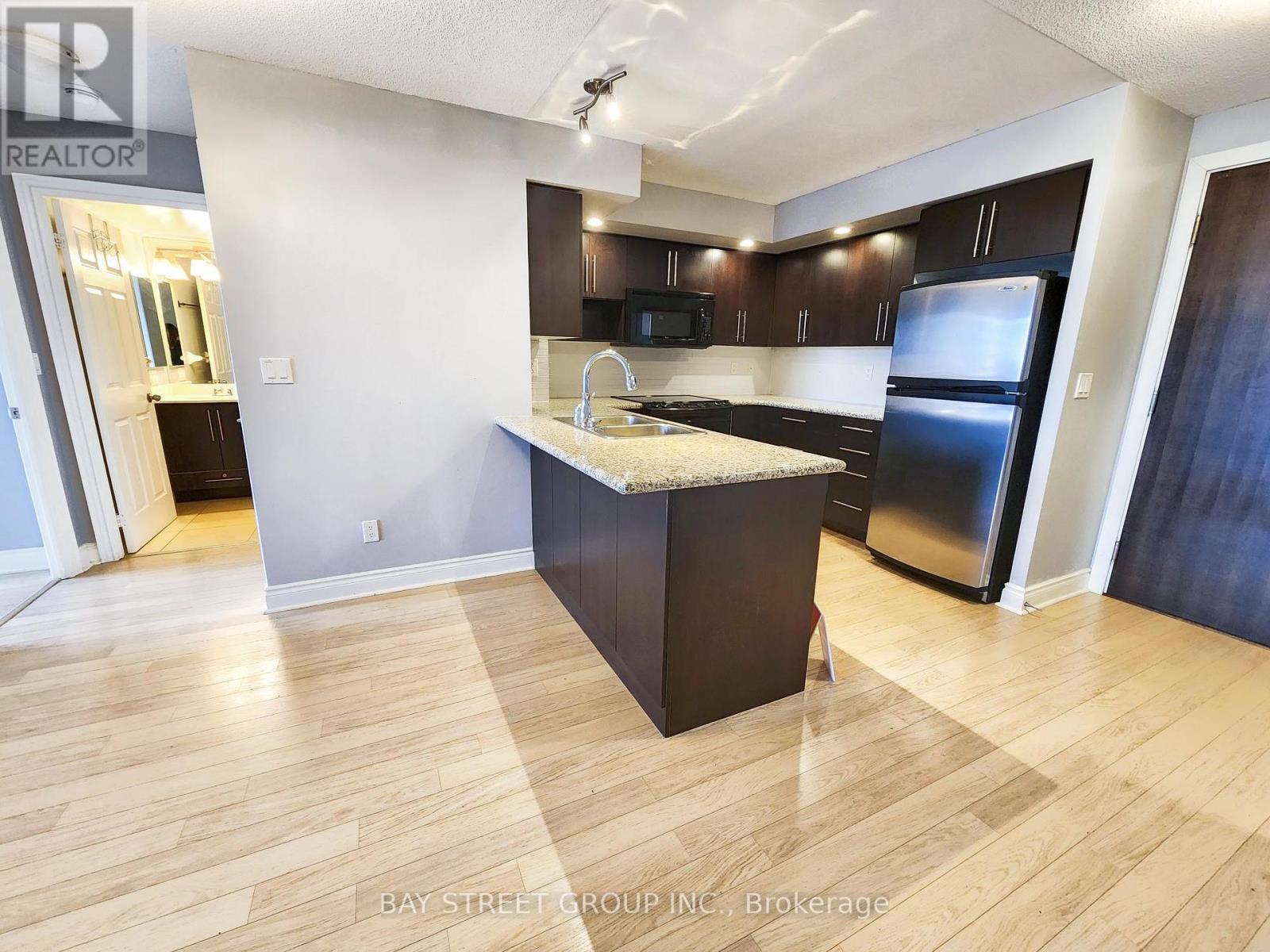 687 - 23 Cox Boulevard, Markham, Ontario  L3R 7Z9 - Photo 10 - N12701618