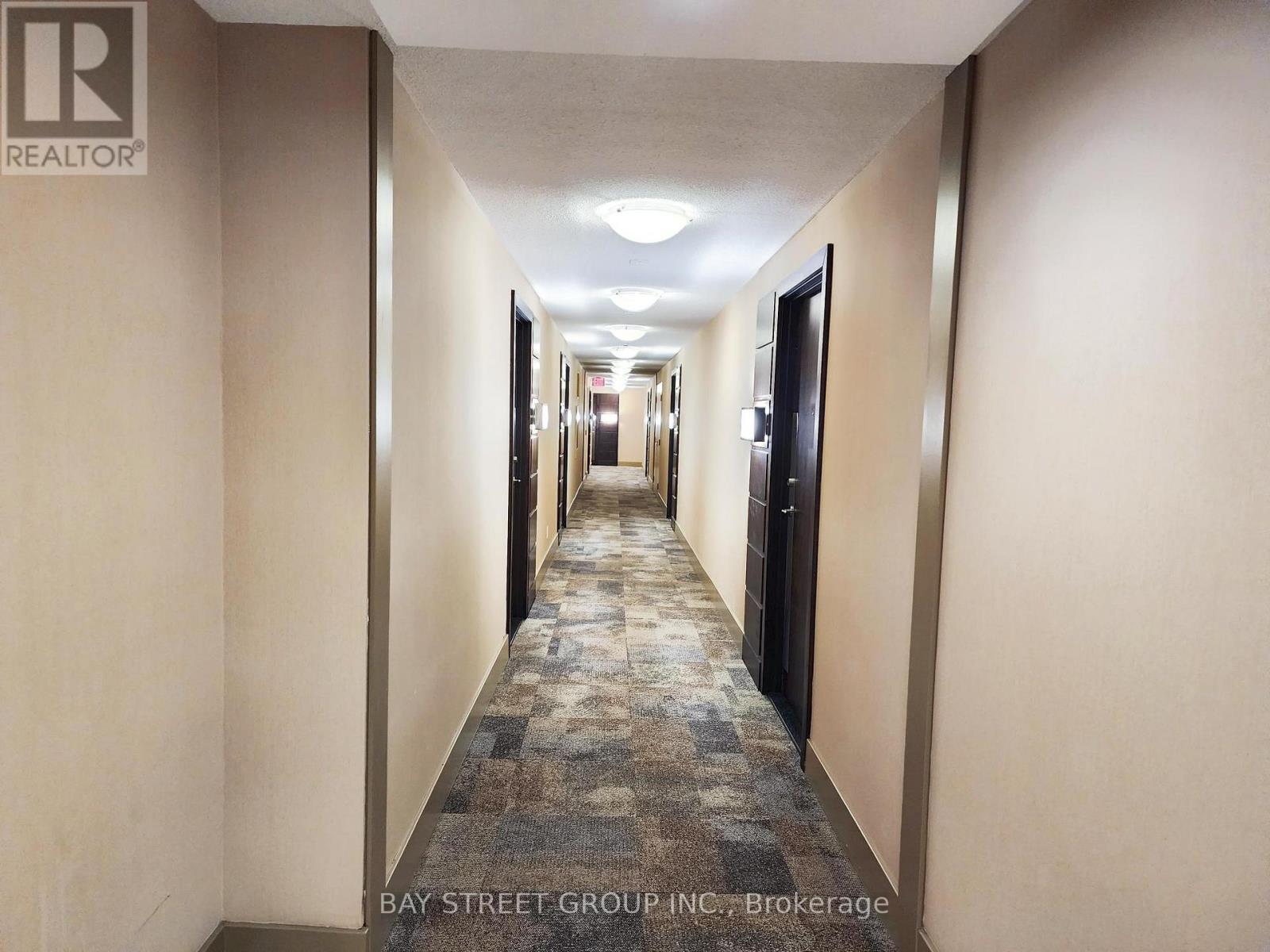 687 - 23 Cox Boulevard, Markham, Ontario  L3R 7Z9 - Photo 5 - N12701618