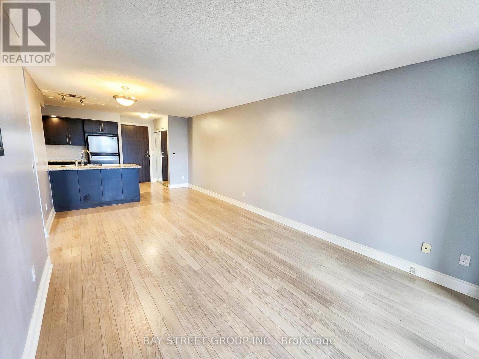 687 - 23 Cox Boulevard, Markham, Ontario  L3R 7Z9 - Photo 9 - N12701618