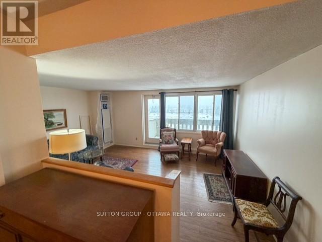 603 - 1599 Lassiter Terrace, Ottawa, Ontario  K1J 8R6 - Photo 2 - X12497854