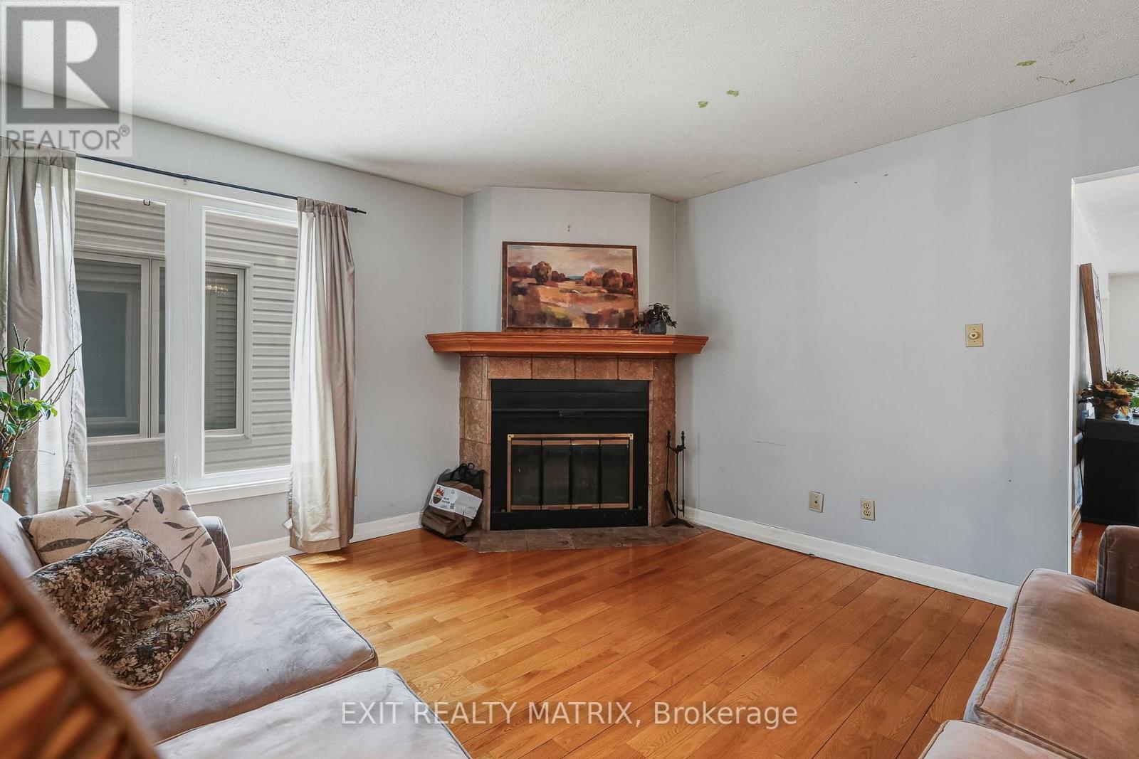 1123 Burgundy Lane, Ottawa, Ontario  K1C 2M9 - Photo 6 - X12670508