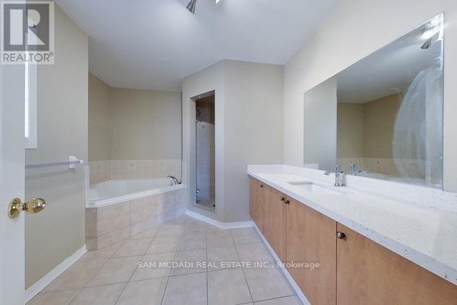 245 Valleyway Drive, Brampton, Ontario  L6X 0T3 - Photo 14 - W12701598