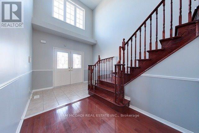 245 Valleyway Drive, Brampton, Ontario  L6X 0T3 - Photo 2 - W12701598