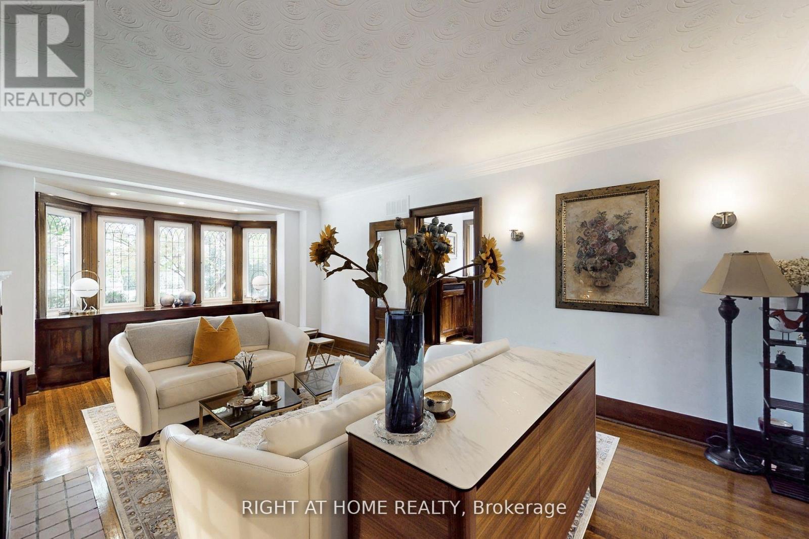 46 Jackson Avenue, Toronto, Ontario  M8X 2J4 - Photo 10 - W12701610