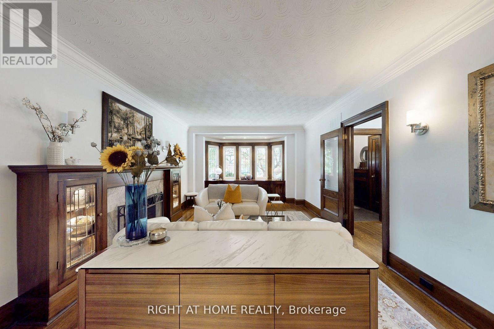 46 Jackson Avenue, Toronto, Ontario  M8X 2J4 - Photo 11 - W12701610