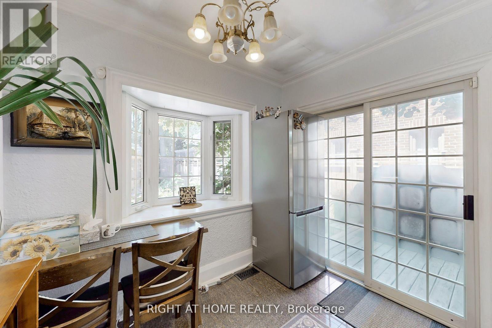 46 Jackson Avenue, Toronto, Ontario  M8X 2J4 - Photo 21 - W12701610