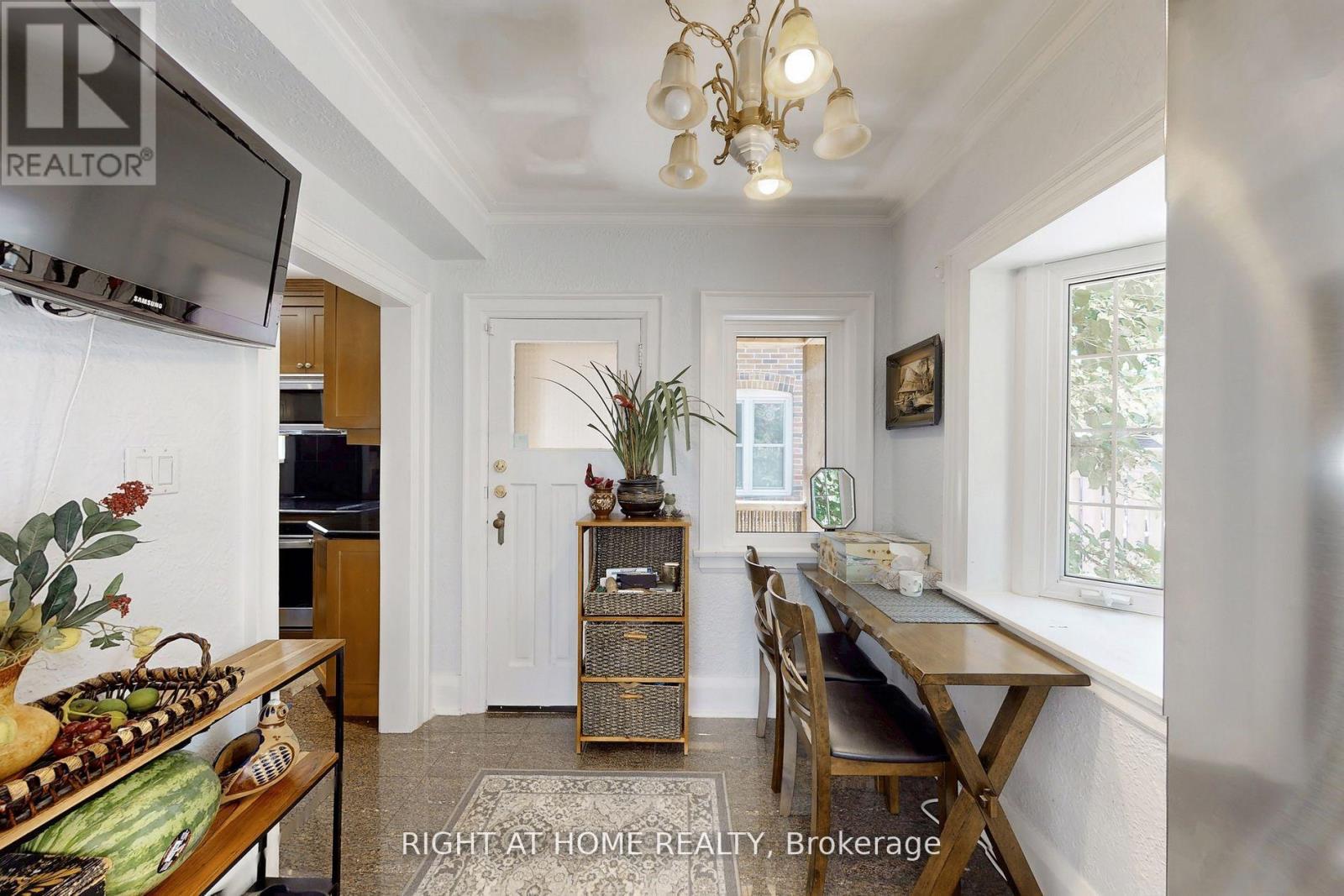 46 Jackson Avenue, Toronto, Ontario  M8X 2J4 - Photo 22 - W12701610