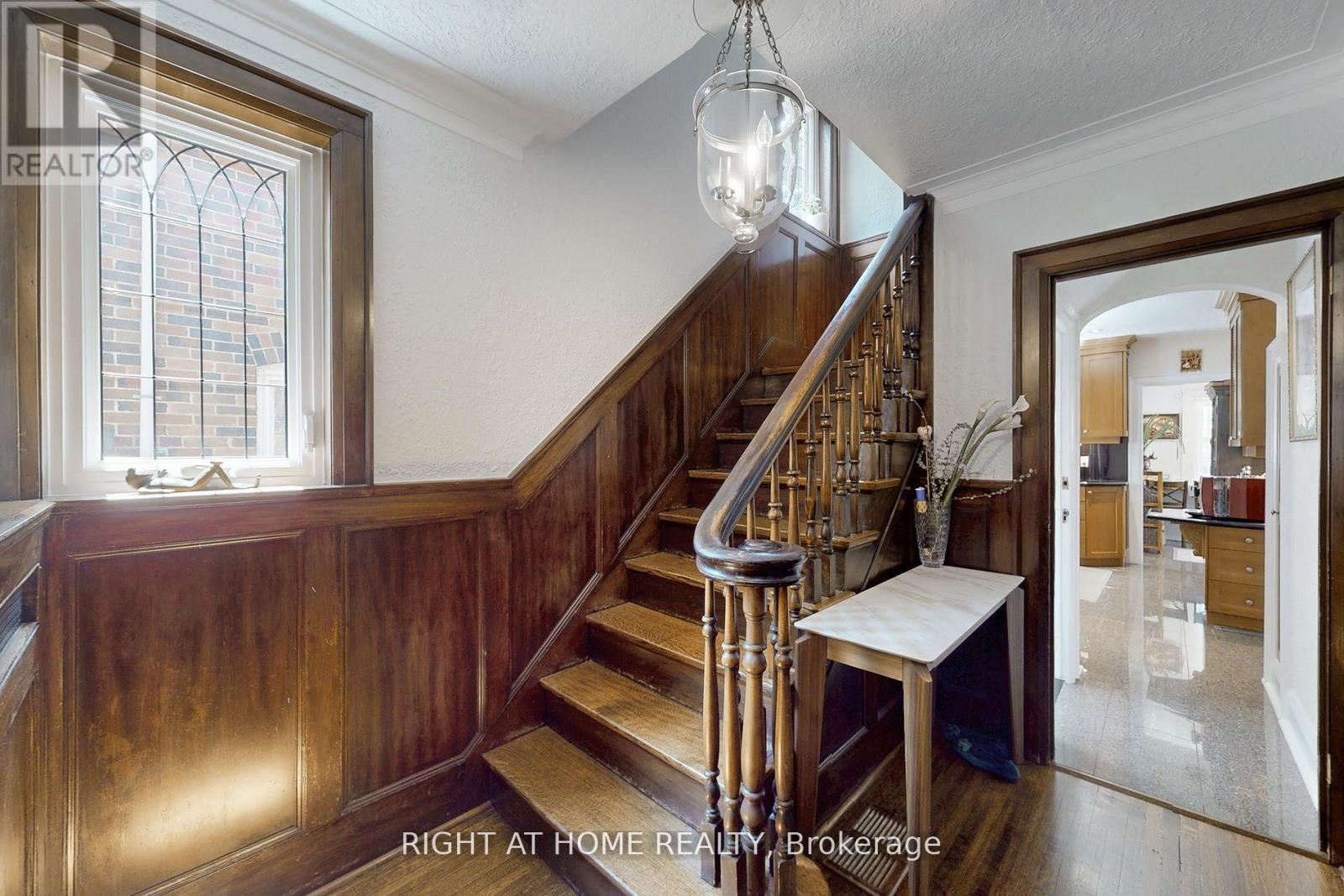 46 Jackson Avenue, Toronto, Ontario  M8X 2J4 - Photo 24 - W12701610