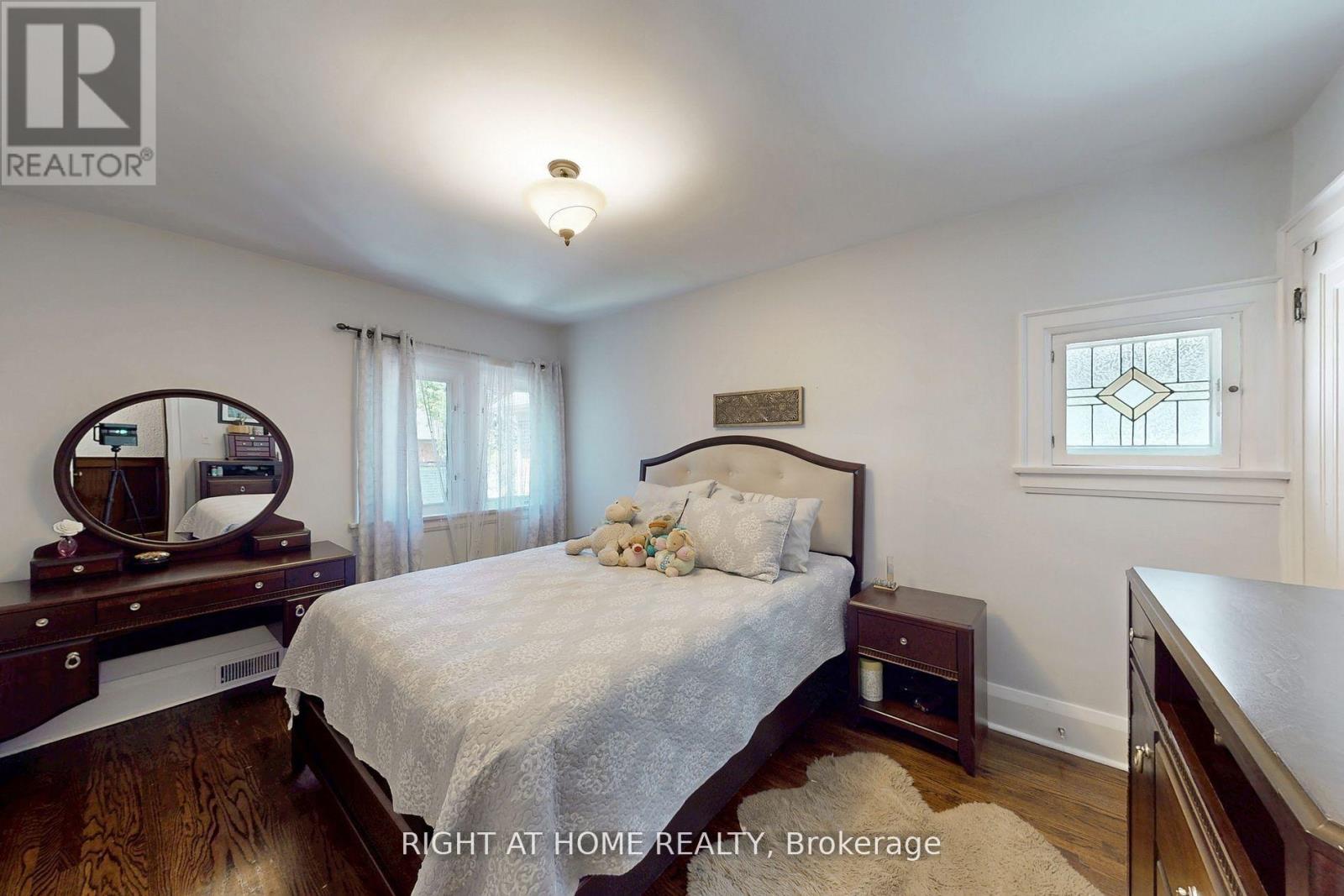 46 Jackson Avenue, Toronto, Ontario  M8X 2J4 - Photo 28 - W12701610