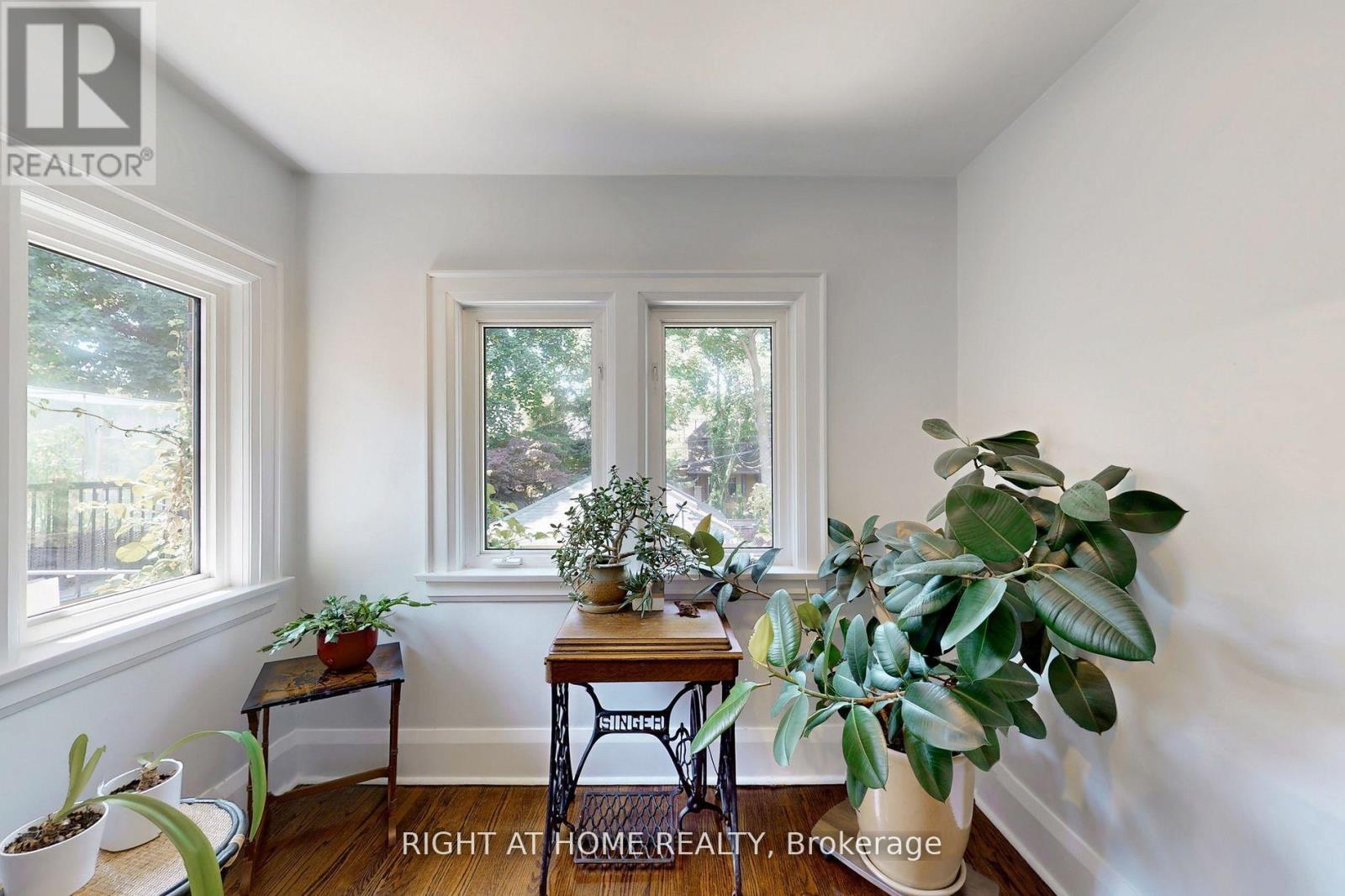 46 Jackson Avenue, Toronto, Ontario  M8X 2J4 - Photo 30 - W12701610