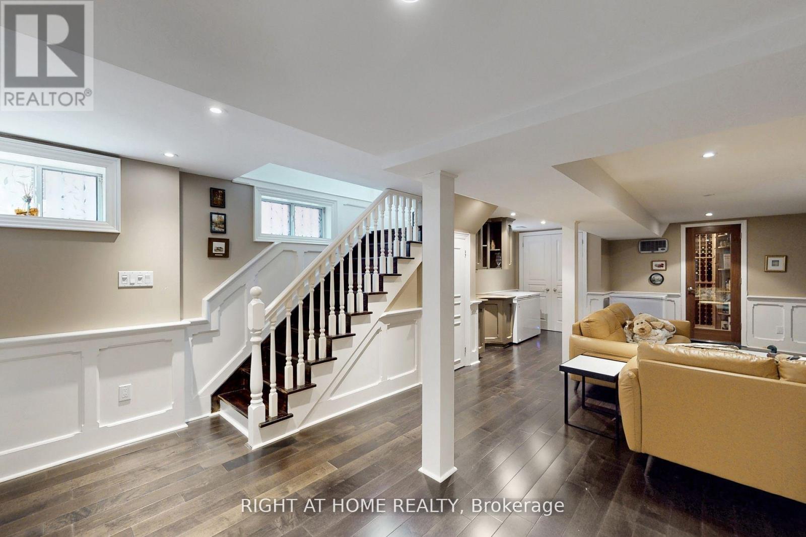 46 Jackson Avenue, Toronto, Ontario  M8X 2J4 - Photo 33 - W12701610