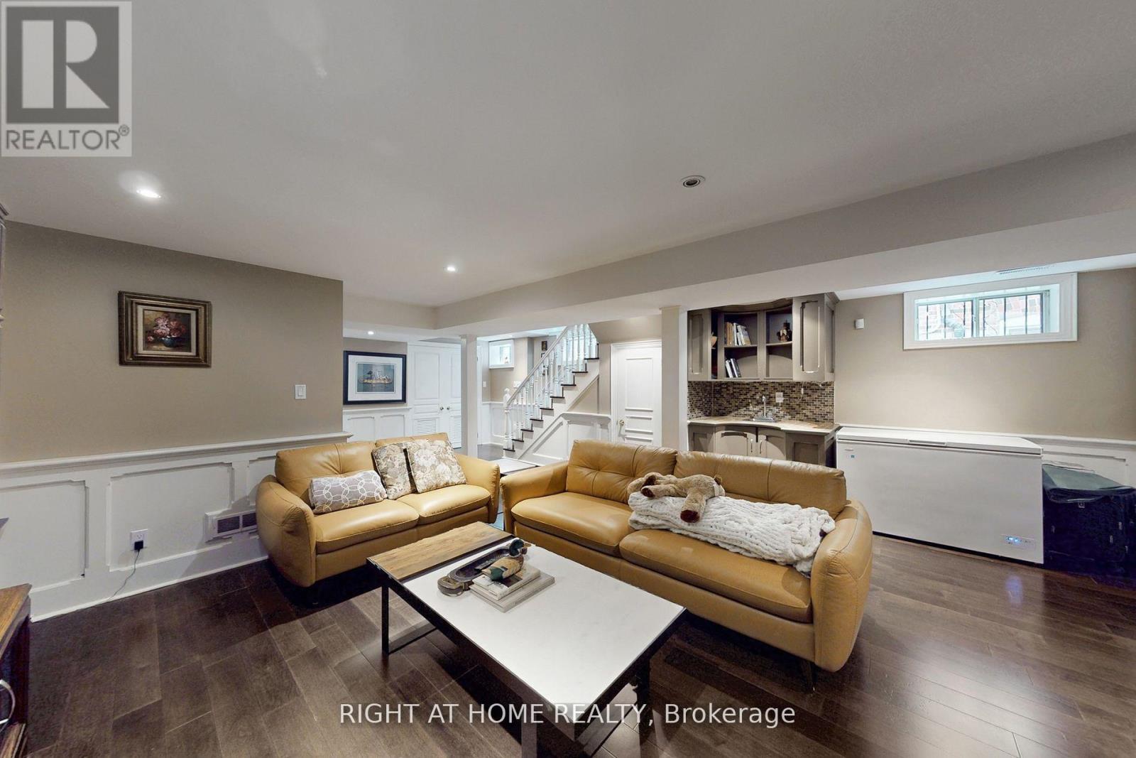 46 Jackson Avenue, Toronto, Ontario  M8X 2J4 - Photo 35 - W12701610